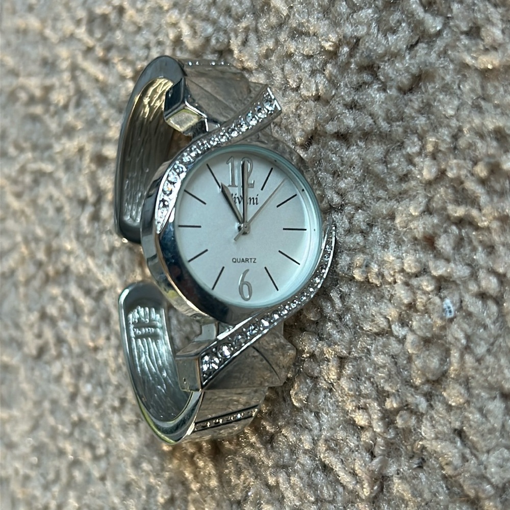 Vivani women’s vintage silver/crystal‎ bangle bracelet watch one size extends